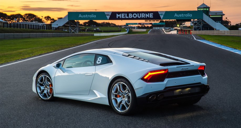 Lamborghini Huracan: बच्चों के खेलने की चीज नहीं है ....