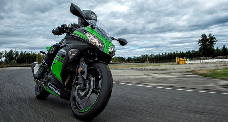 Kawasaki Ninja 300KRT का स्पेशल एडिशन, देखा क्या …