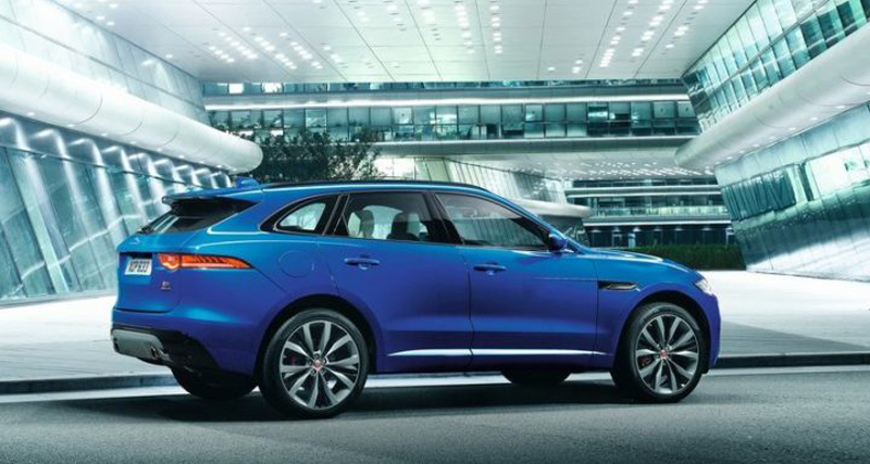 फाॅर्मूला-1 रैसर और म्यूजिशियन के बीच हुई Jaguar F-Pace लाॅन्च