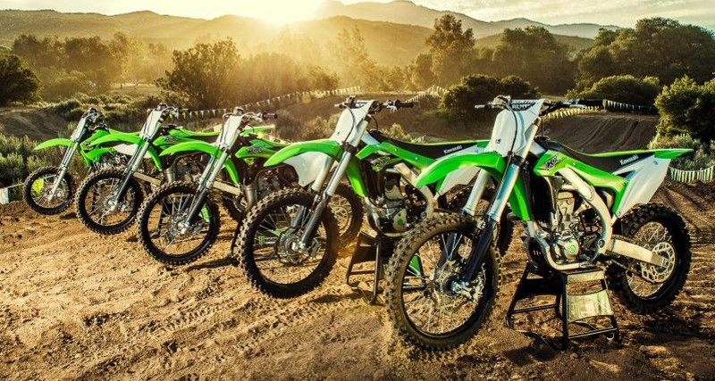 Kawasaki ने लाॅन्च की नई डर्ट बाइक्स, जानिए फीचर्स ...