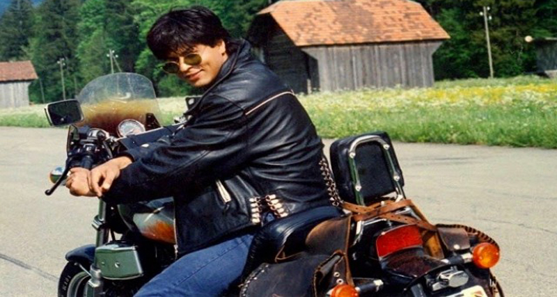 फिल्मों में झलकता है Shahrukh Khan का बाइक लव