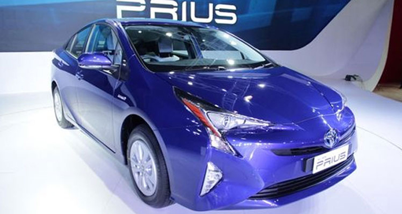 Toyota ने लाॅन्च किया Prius Sedan का फेसलिफ्ट अवतार