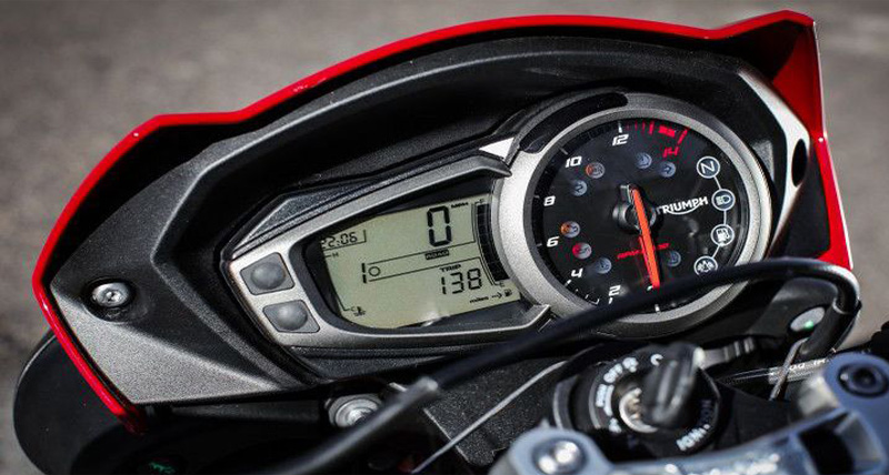 Triumph Street Triple स्पोर्ट्स बाइक 12 जून को होगी लाॅन्च