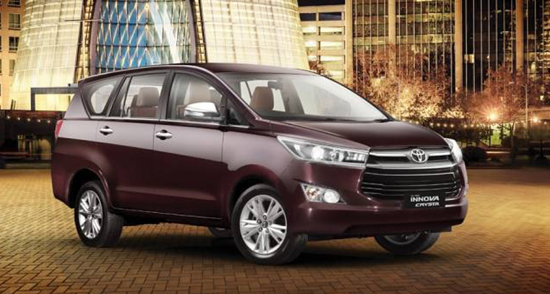 अब TOYOTA ने घटाए दाम, 2.17 लाख तक सस्ती हुई एसयूवी