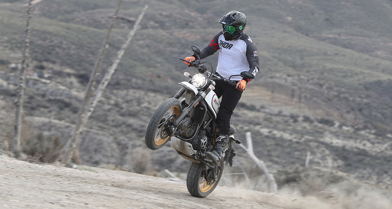 Ducati ने लॉन्च की अपनी आॅफ रोडर Scrambler Desert Sled