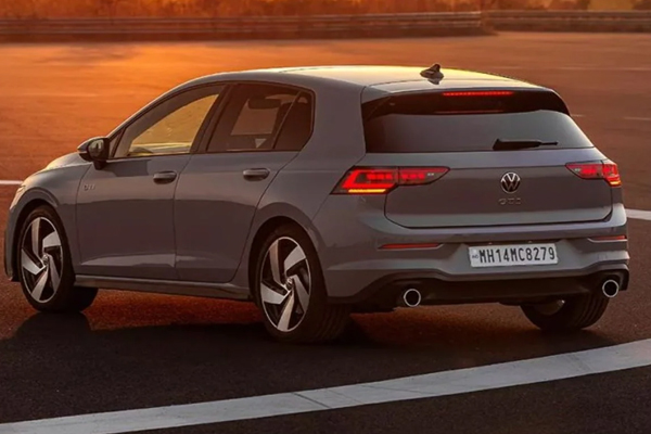 छा गई Volkswagen Golf GTI, बुकिंग खुलते ही 5 दिन में सोल्ड आउट हुआ पहला बैच, जानिए खासियत