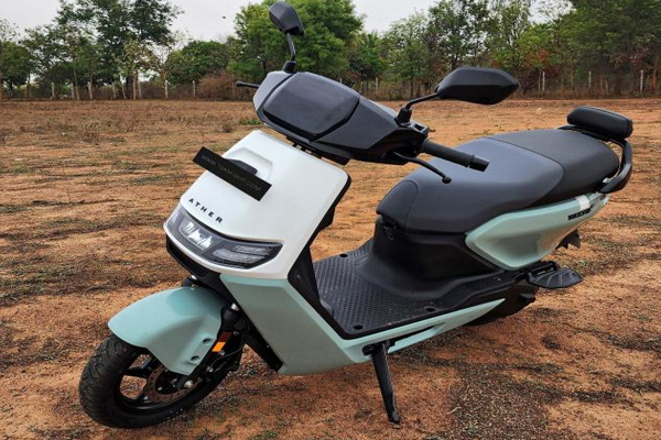भारत की तेजी से बढ़ती EV कंपनी Ather Energy, Ather Rizta ने एक साल में पार किया 1 लाख बिक्री का आंकड़ा