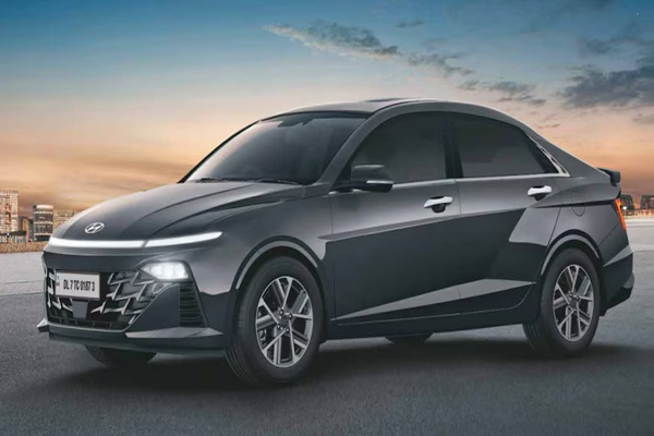 Hyundai Verna SX Plus वेरिएंट लॉन्च: शानदार फीचर्स के साथ दमदार लुक, कीमत 13.79 लाख से शुरू