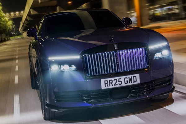 भारत में लॉन्च हुई Rolls-Royce Spectre Black Badge, सबसे महंगी इलेक्ट्रिक कार