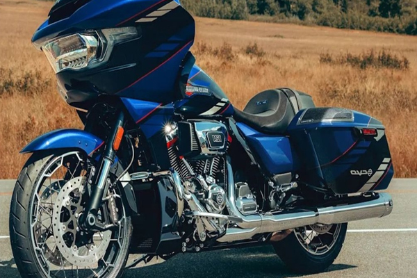 भारत में लॉन्च हुई ये अनोखी बाइक, कीमत फॉर्च्यूनर से भी महंगी
