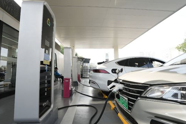 चीन में करीब 2 करोड़ तक पहुंची इलेक्ट्रिक वाहन चार्जिंग इंफ्रास्ट्रक्चर की संख्या
