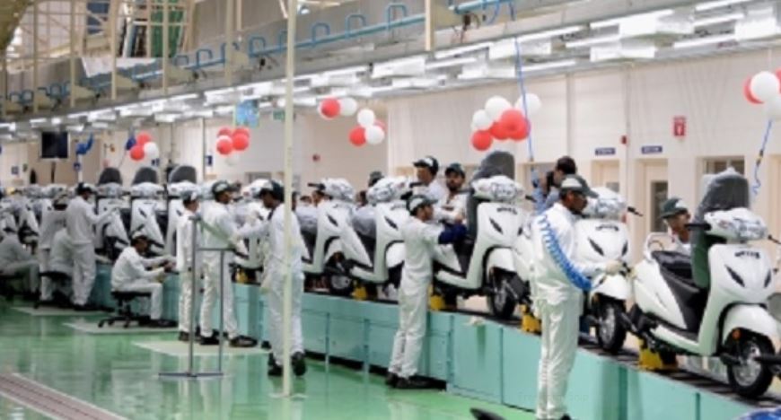 दोपहिया वाहनों की बिक्री ने बनाया नया रिकॉर्ड, भारत में वित्त वर्ष 2026 में 2.2 करोड़ यूनिट पार