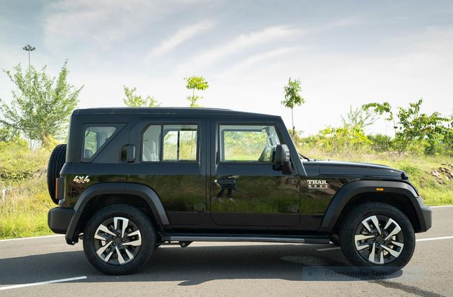 Mahindra Thar Roxx हुई महंगी, अब 78 हजार रुपये तक बढ़ी कीमत, जानिए नई प्राइस लिस्ट