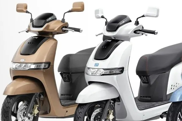 TVS ने रचा नया इतिहास, ओला को छोड़ा पीछे, 3 लाख से ज्यादा बेचे EV स्कूटर
