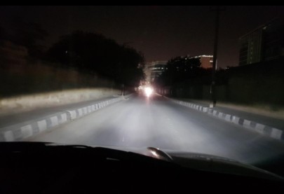 हाई बीम हेडलाइट पर जल्द सख्त होंगे नियम, 60 किमी की रफ्तार तक बीप से मिलेगा अलर्ट