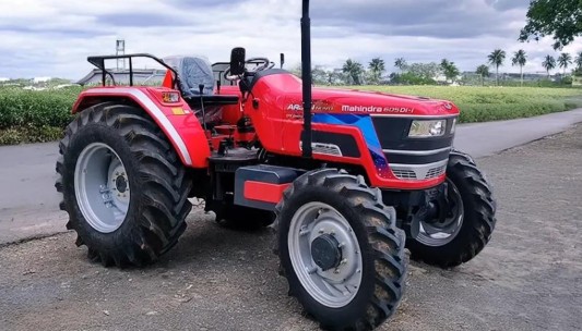 महिंद्रा अर्जुन नोवो 605 DI-i 4WD: 56 HP की दमदार पावर के साथ खेती के भारी कामों के लिए मजबूत ट्रैक्टर