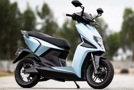 Simple Wave Electric Scooter: 243 किमी की रेंज के साथ लॉन्च हुआ नया इलेक्ट्रिक स्कूटर, जानें कीमत और फीचर्स