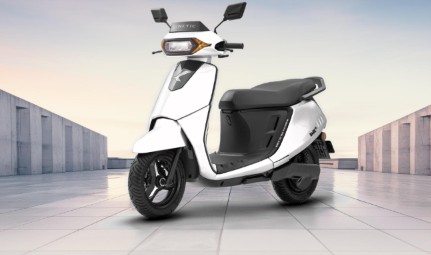 काइनेटिक DX Plus 3.1kWh लॉन्च, 132 किमी तक की IDC रेंज के साथ बना टॉप वेरिएंट