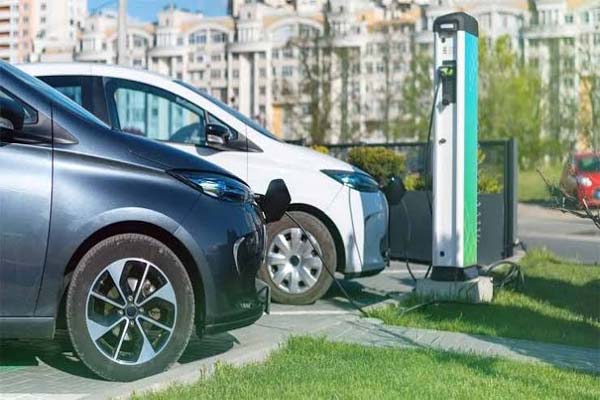 Electric Car Buying Tips: इलेक्ट्रिक कार खरीदने से पहले जरूर जान लें चार्जिंग से जुड़ी ये 10 बातें