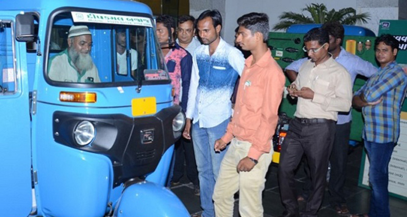 Bajaj ने उतारा C Mini Truck का CNG वेरिएंट