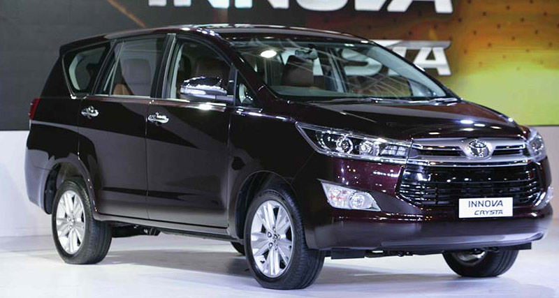 भारत में Manufactured होगा Toyota Innova Crysta Petrol Engine!