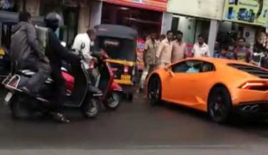 Lamborghini Huracan: बच्चों के खेलने की चीज नहीं है ....