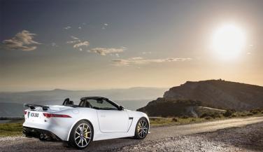 कुछ खास है Jaguar F-Type SVR, लाॅन्च जल्दी