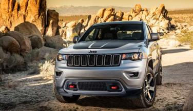 देश में आया Grand Cherokee का पेट्रोल अवतार