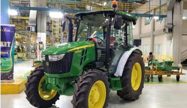 John Deere ने किया सबसे छोटा Tractor लॉन्च