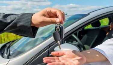 Second Hand Car Buying Tips: पुरानी कार खरीदने से पहले इन 7 बातों का रखें ध्यान, वरना बढ़ सकता है खर्च