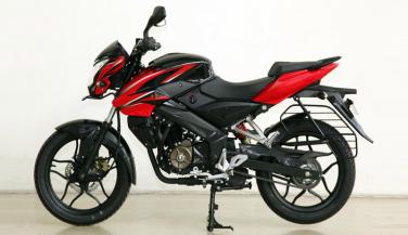 India में लॉन्चिंग से पहले Bajaj Pulsar 150 NS का Export