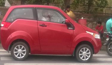 सडकों पर उतरी Mahindra e2o, देश की इकलौती इलेक्ट्रिक कार