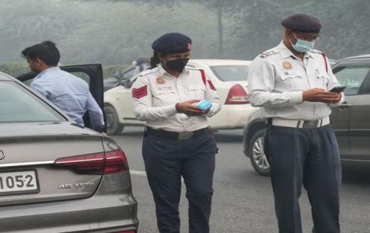GRAP नियमों पर दिल्ली में सख्ती: एक महीने में 84 करोड़ रुपये से अधिक के चालान दर्ज, पीयूसी उल्लंघनों पर सबसे बड़ी कार्रवाई