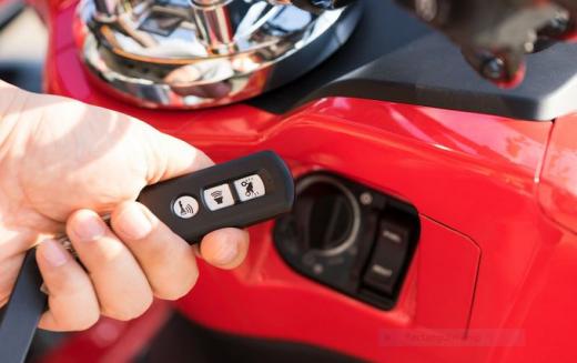 अब बाइक-स्कूटर में भी ‘स्मार्ट स्टार्ट’, जानिए कैसे काम करता है Keyless Ignition सिस्टम