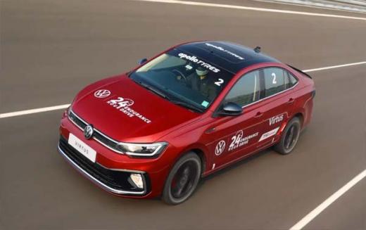 Volkswagen Virtus Facelift: दिसंबर में लॉन्च हो सकती है नई सेडान, मिलेंगे बड़े डिजाइन अपडेट और नया ऑटोमैटिक गियरबॉक्स Volkswagen Virtus Facelift: दिसंबर में लॉन्च हो सकती है नई सेडान, मिलेंगे बड़े डिजाइन अपडेट और नया ऑटोमैटिक गियरबॉक्स